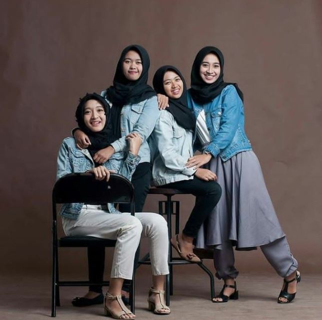 Photo Studio Bersama Sahabat
